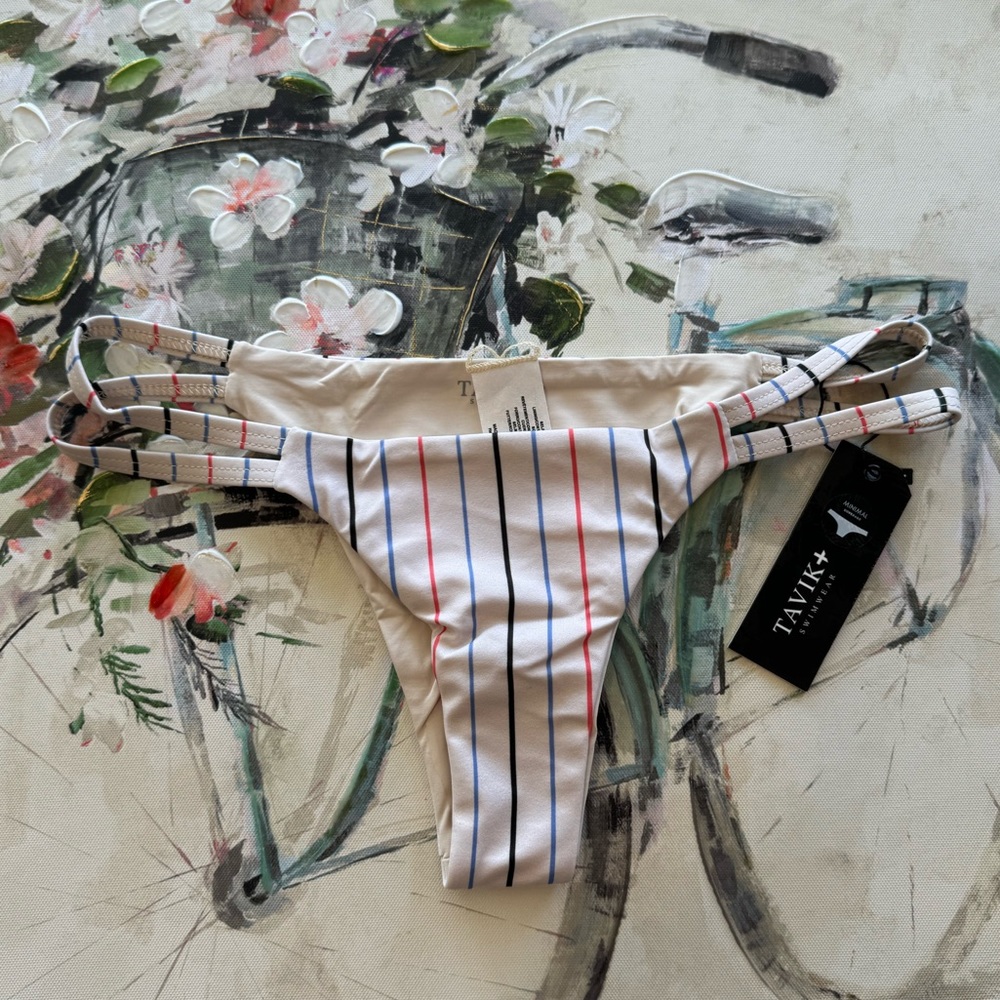 BUNDLE 2 ITEMS FOR $8✨
TAVIK minimal coverage vine swim bottom horizon stripe